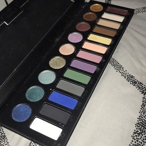 Kat von D metal mattes eyeshadow palette